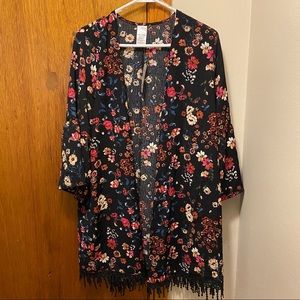 Time and Tru Floral Kimono